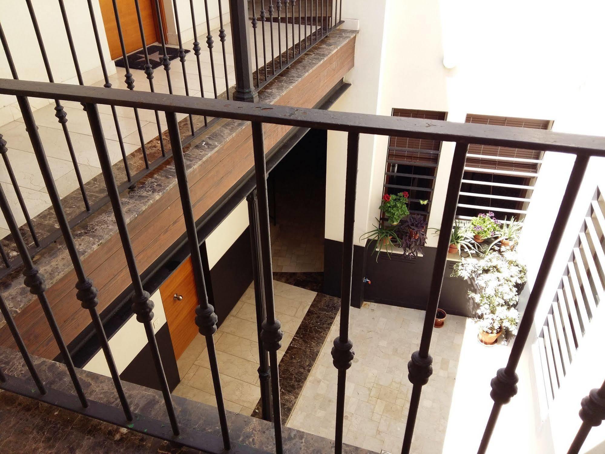 La Buhardilla Apartman Sevilla Kültér fotó
